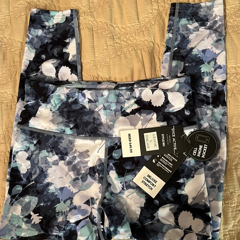 Super cute new floral workout pants. I love the cell phone Pocket